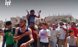 مظاهرات في درعا والقنيطرة تطالب الفصائل بالتحرك نصرة لداريا وحلب