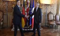 حجاب يبحث الوضع في حلب مع وزير الخارجية الفرنسي