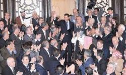 النظام يمنع المسؤولين من السفر دون إذن أمني