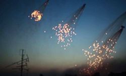 شاهد: لليوم الثاني على التوالي..التحالف الدولي يحرق أحياء الرقة بالفوسفور الأبيض