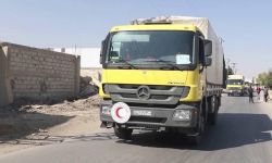 30 شاحنة محملة بمواد غذائية تدخل مدينة تلبيسة بريف حمص الشمالي 