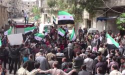 مظاهرات في الغوطة الشرقية تطالب بتوحد الفصائل ونصرة داريا وحلب