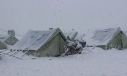 5 أطفال وامرأتان ضحايا البرد في مخيمات ريف حلب 